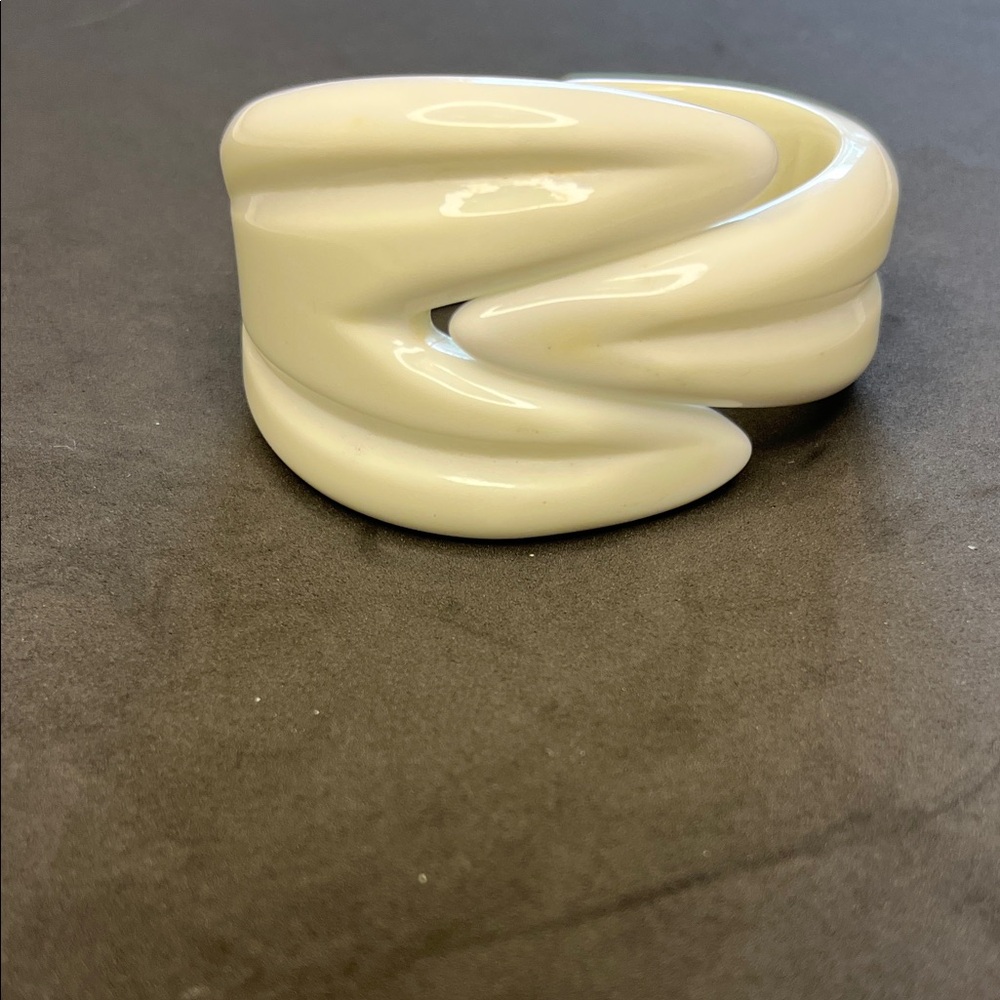 Chic Cream Bracelet